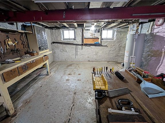 3rd image of 49 Howlett St