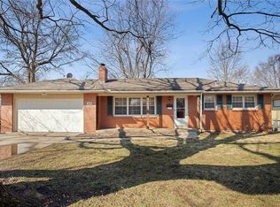 216 N Park Dr, Belton, MO 64012