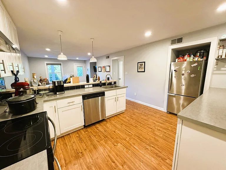 1113 Washington Ct — Photo 8