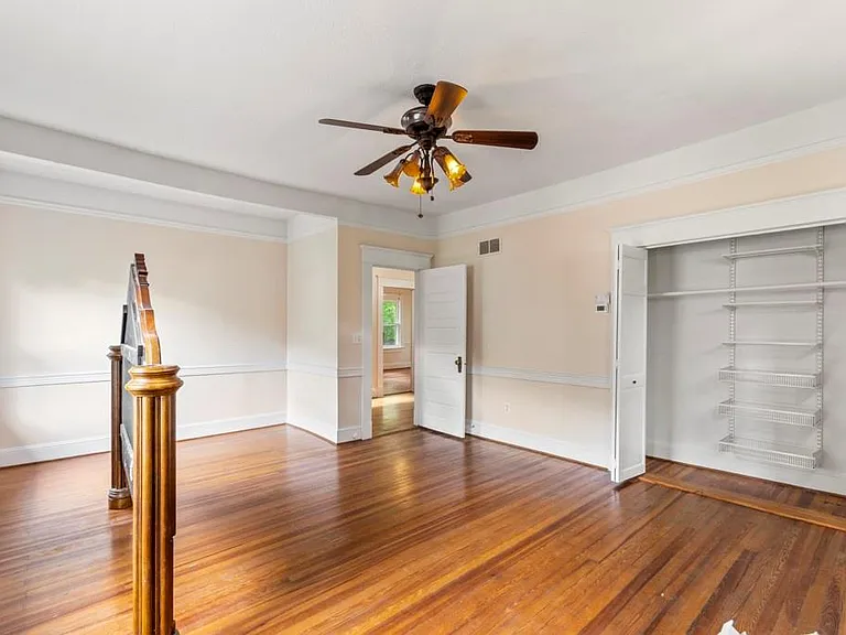 327 Adams St — Photo 17