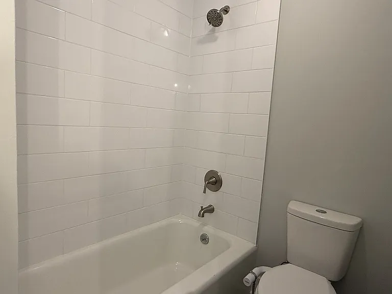 200 Sherwood Dr — Photo 16