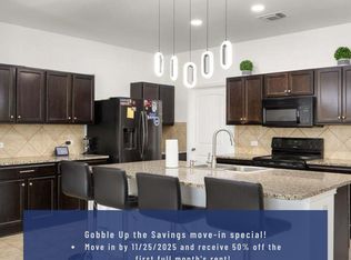 121 Leona River Trl, Hutto, TX 78634