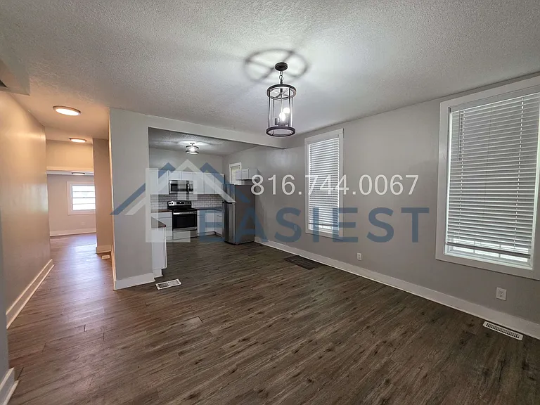 1209 College Ave — Photo 5