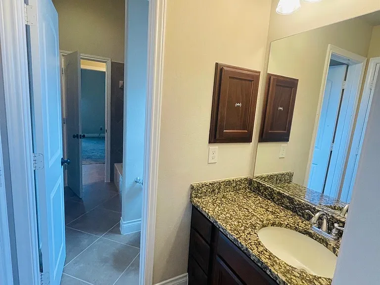 27926 Bradford Ridge Dr — Photo 20
