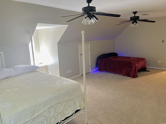 4th image of 32 Woodland Ct