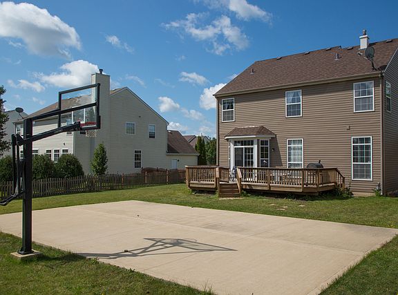 4th image of 129 Rushmore Dr