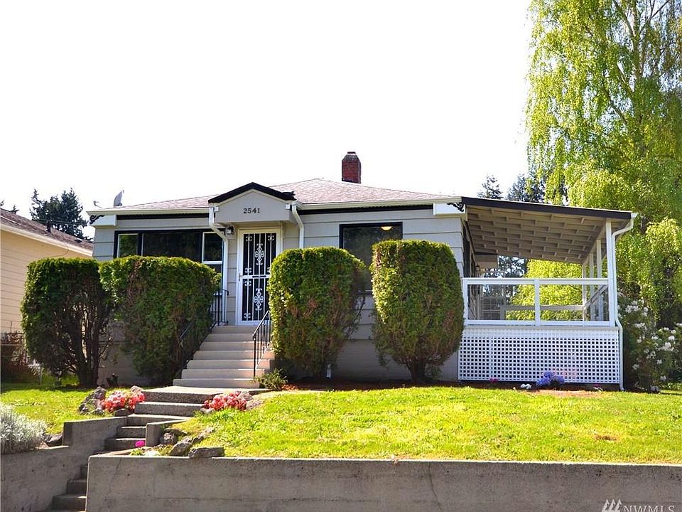 1st image of 2541 N Wycoff Ave