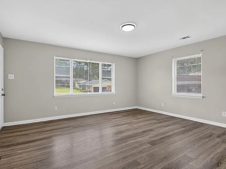 822 N Hughes St — Photo 13