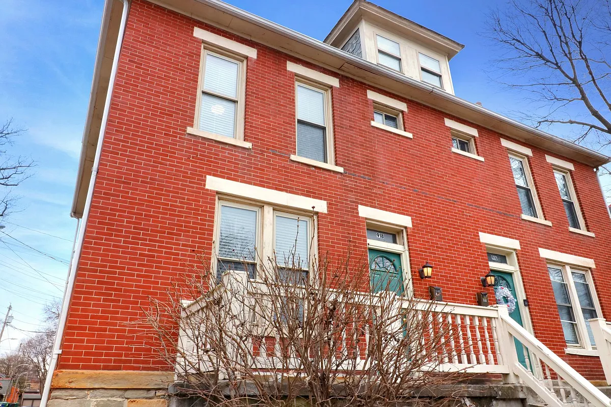 Building Photo - 916-918 Harrison Ave