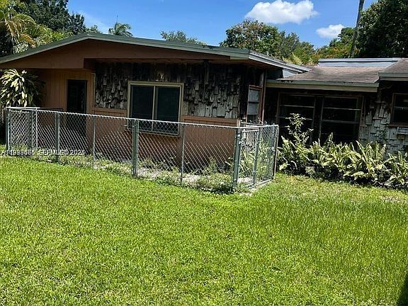 5th image of 2913 Riverland Rd