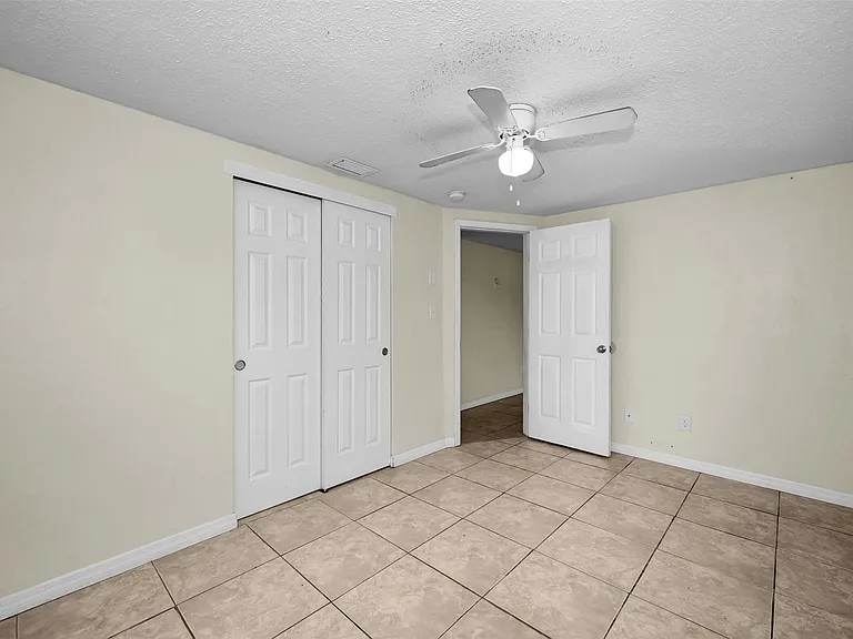 Country Club Dr — Photo 22