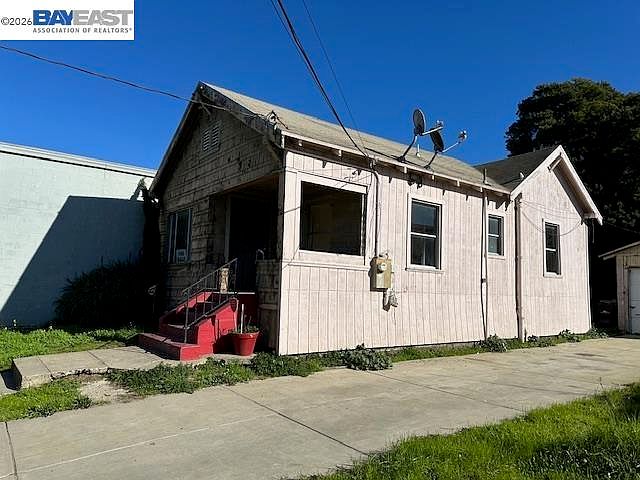 1st image of 1024 50th Ave