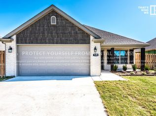 124 N Benchmark Ln, Fayetteville, AR 72704