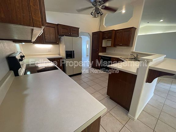 3rd image of 309 Dogwood Dr