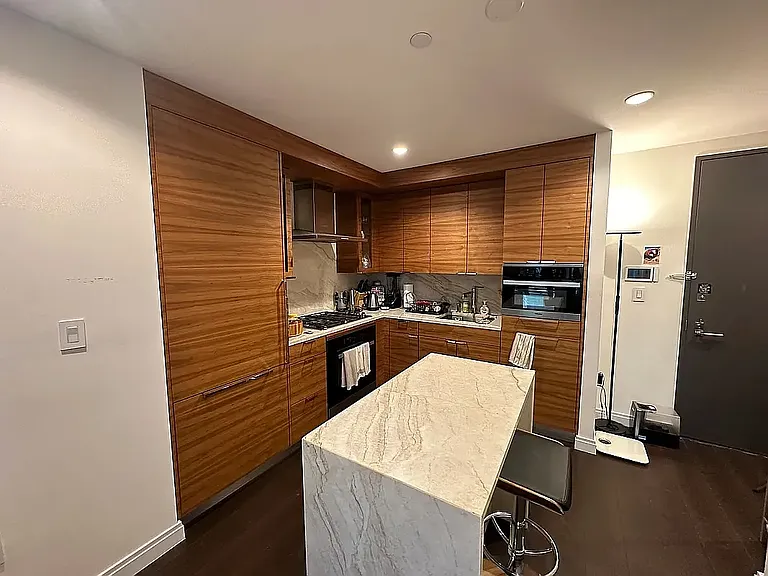 613 Baltic St #2D — Photo 4