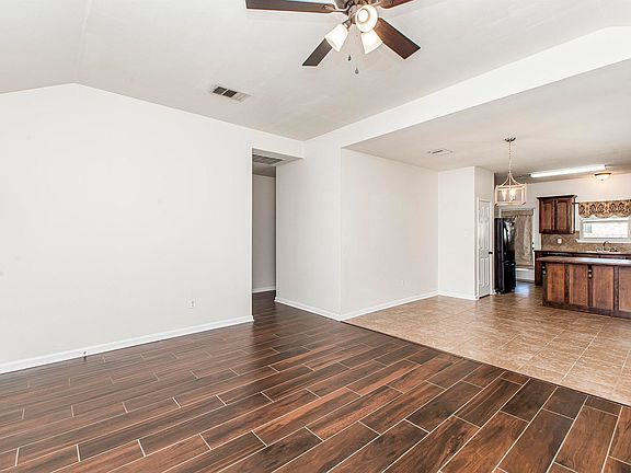 4th image of 11433 Ashwood Ct