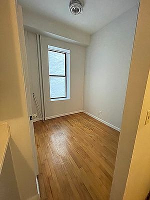 5th image of 128 Thompson St APT 2A