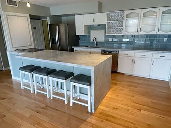 5th image of 131 E 1st Ave APT 303