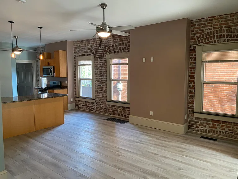 2137 California Ave — Photo 7