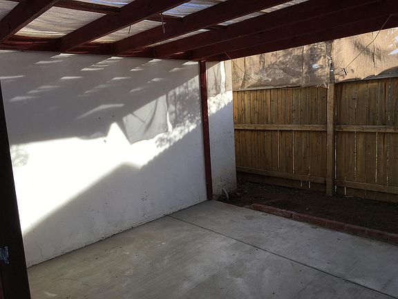 3rd image of 44619 Cedar Ave