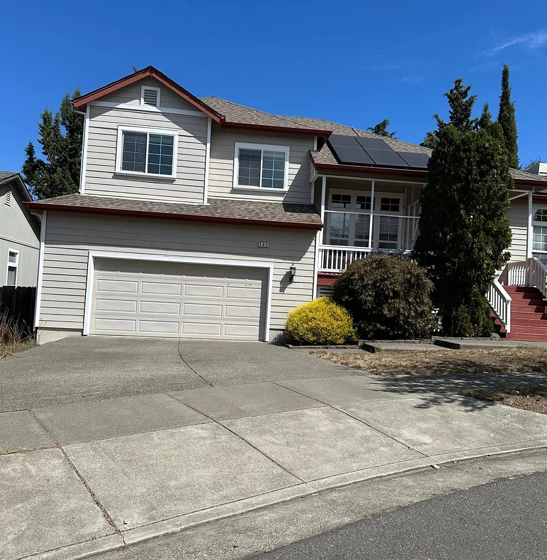 4 bed, 3.0 bath, 2500 sqft, $4,300 — Photo 1
