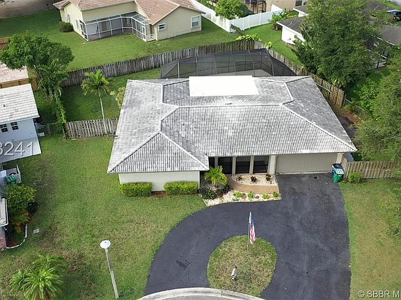 5th image of 11080 NW 44th St