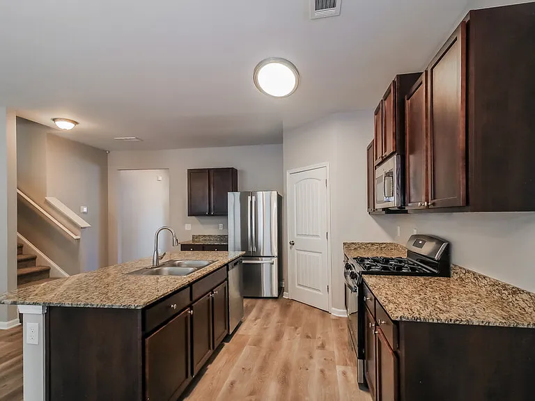 207 Shaker Hollow Dr — Photo 9