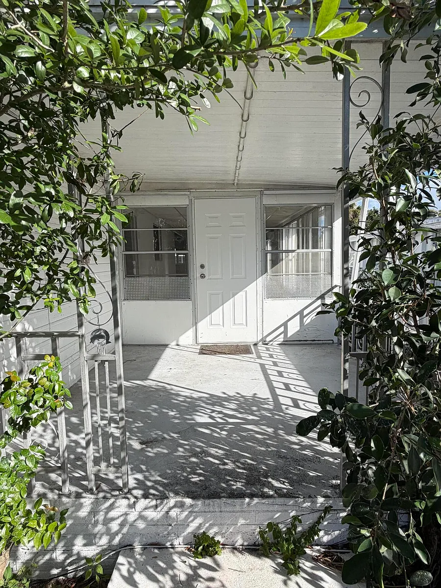 Building Photo - 8717 SW 16th Pl