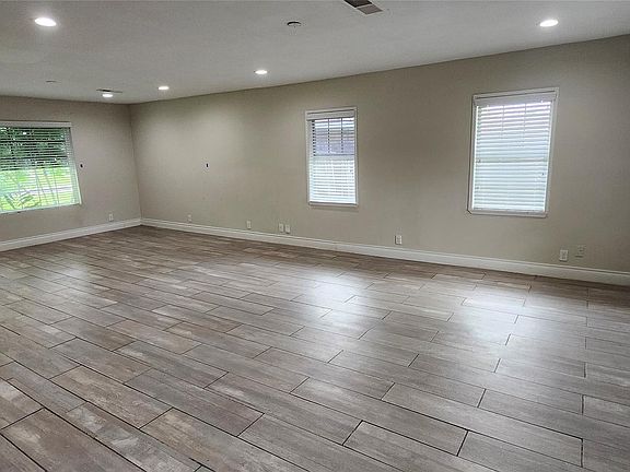 5th image of 5655 Meadow Creek Ln