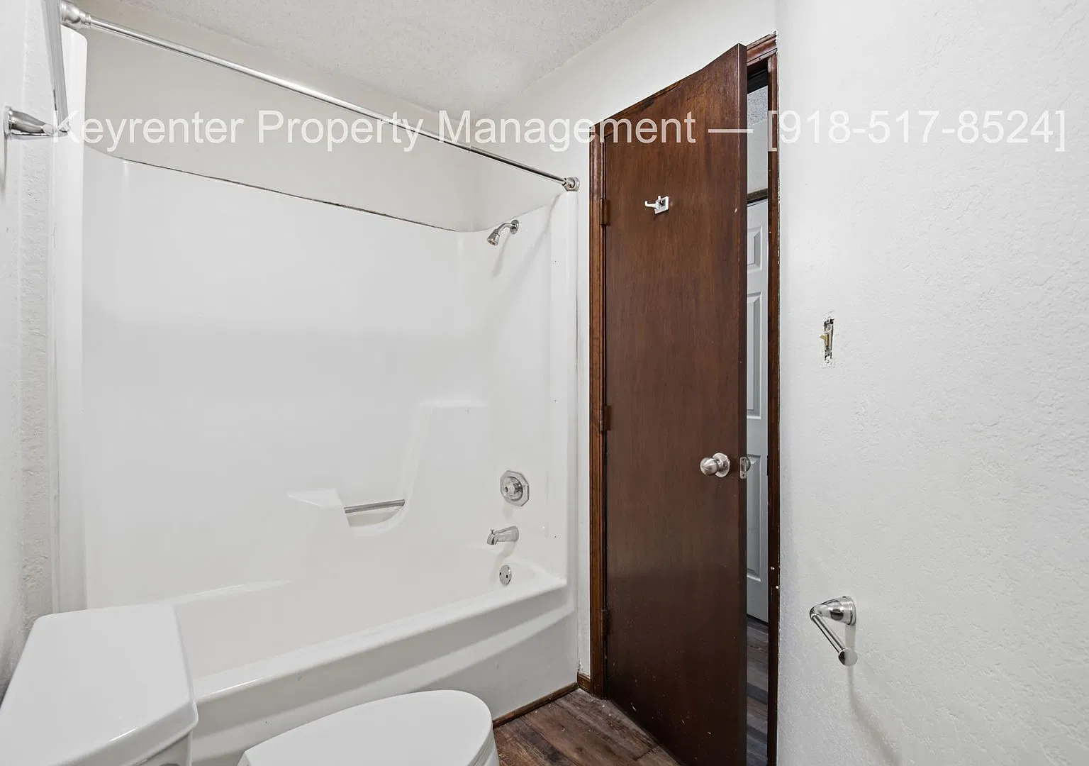 Newly Remodeled Duplex in Grove | — Photo 2