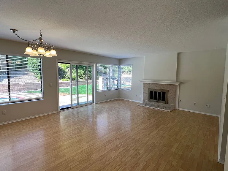 2209 E Vista Canyon Rd — Photo 9