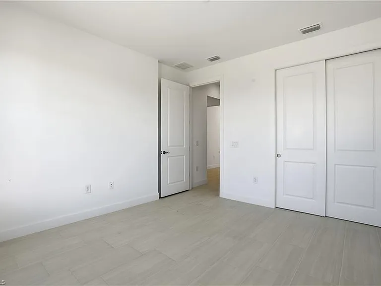 1954 Fresno Ave — Photo 32