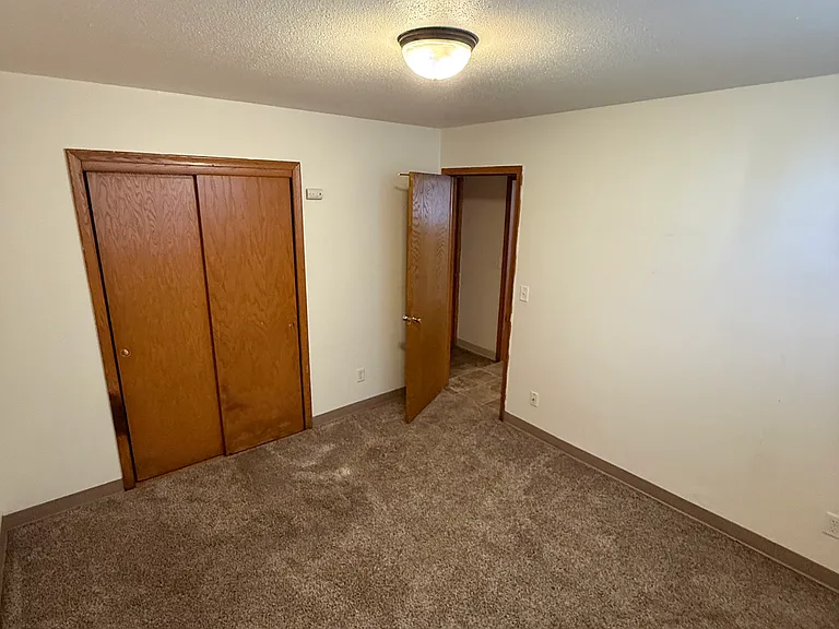 990 Lynde Dr NE #3 — Photo 7
