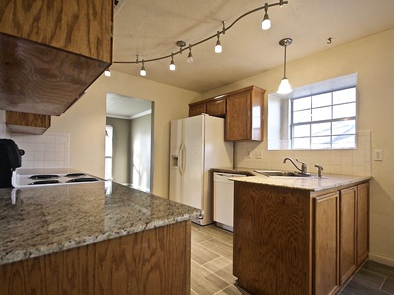 4th image of 408 Gina Dr