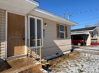 921 N Fulbright Ave, Springfield, MO 65802