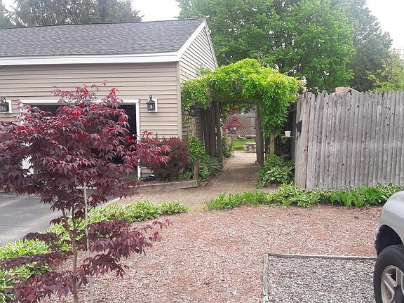 2nd image of 13 Briarcliff Dr