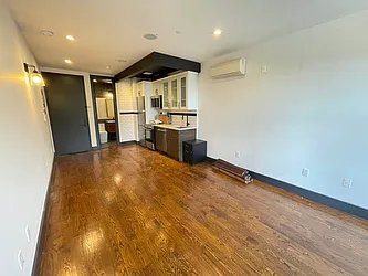 Rented by Tapiro Realty