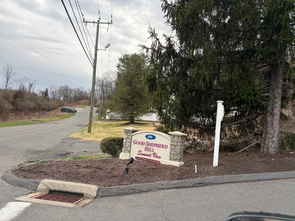 166 Old Brookfield Rd #20B1, Danbury, CT 06810