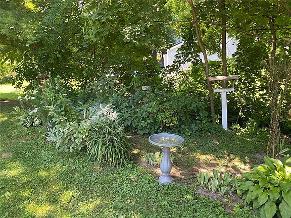 5th image of 133 McDermott St