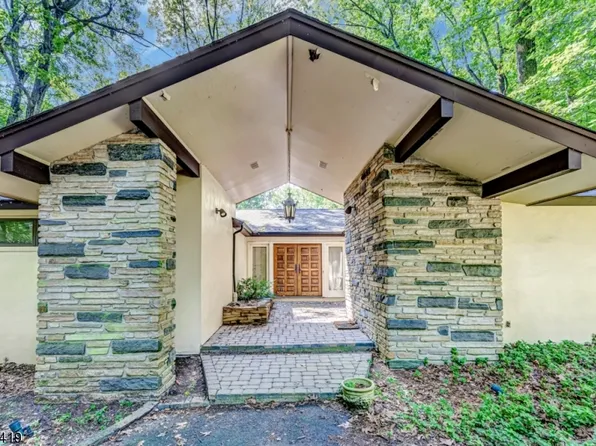 264 Ridge Rd, Watchung Boro, NJ 07069