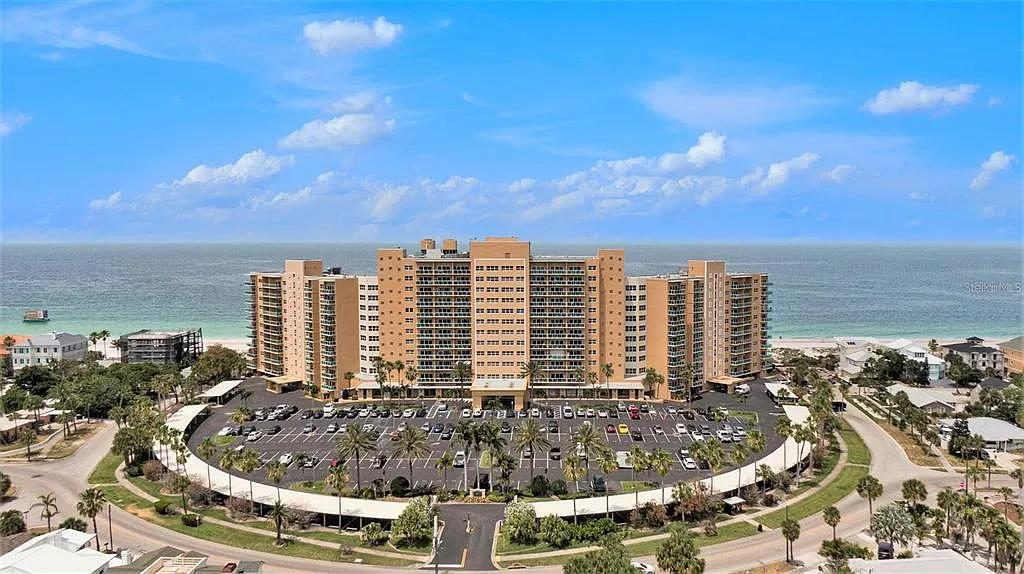 Building Photo - 880 Mandalay Ave #N204