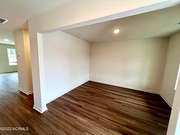 2nd image of 3067 Day Dream Lane NE