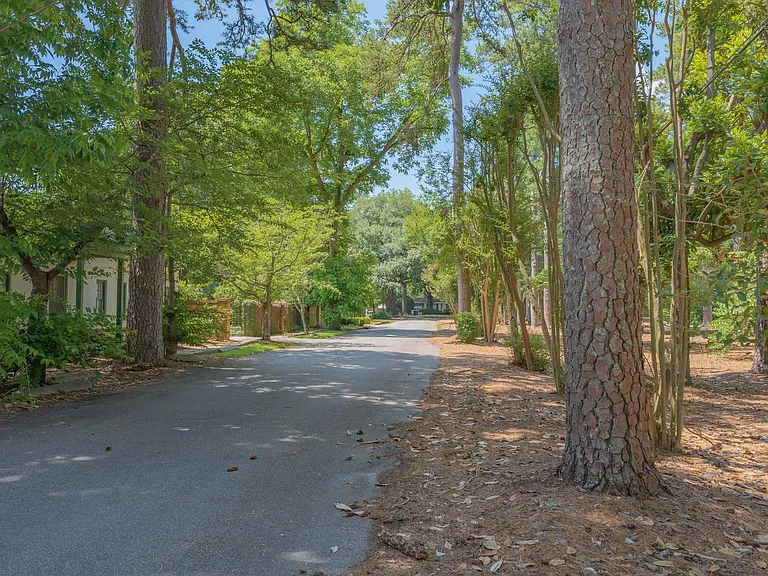 326 Sumter St SE — Photo 25