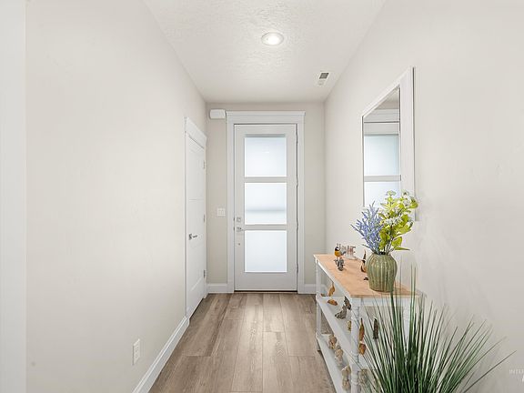 5th image of 18046 N Fallspring Pl