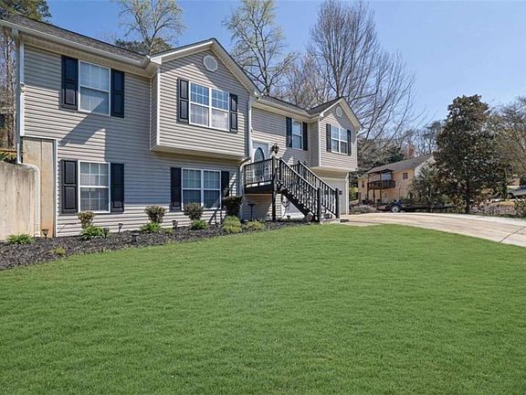 4th image of 2932 Lake Hollow Rd