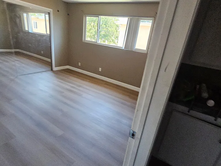 17065 Roscoe Blvd — Photo 4