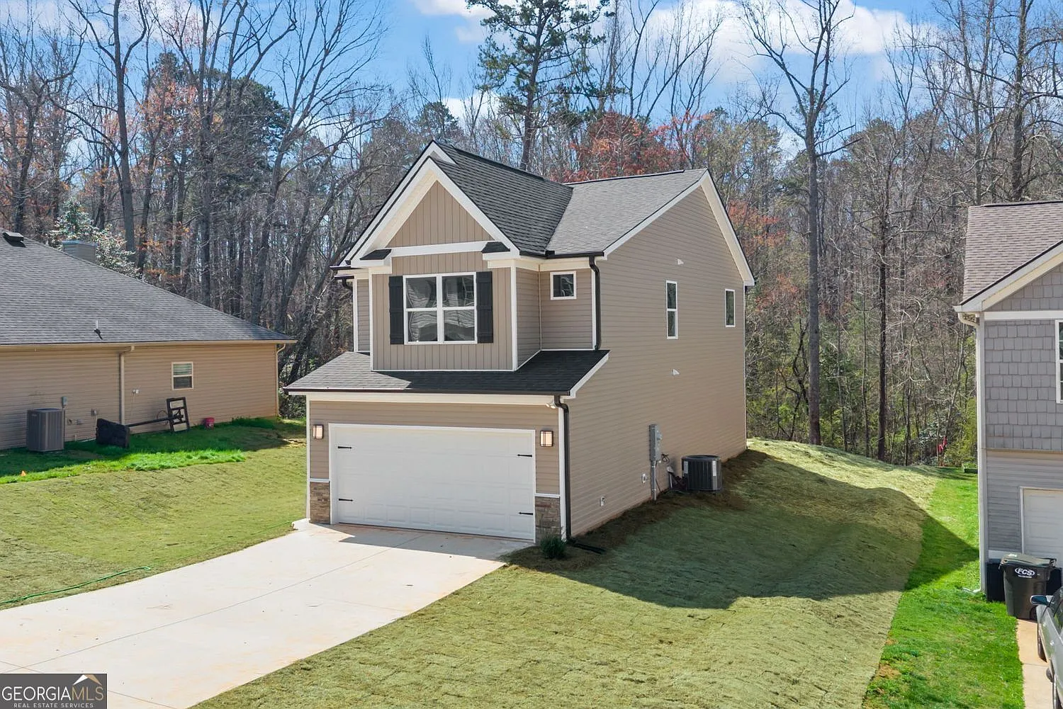 769 Dawn Pl photo 1