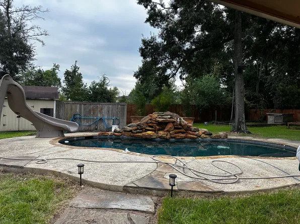 1111 Chateau Woods Parkway Dr, Conroe, TX 77385
