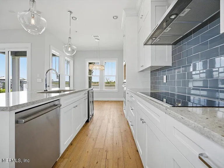 2310 Beach Blvd — Photo 10