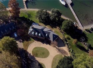 4 Cedar Point Dr, Hampton, VA 23669